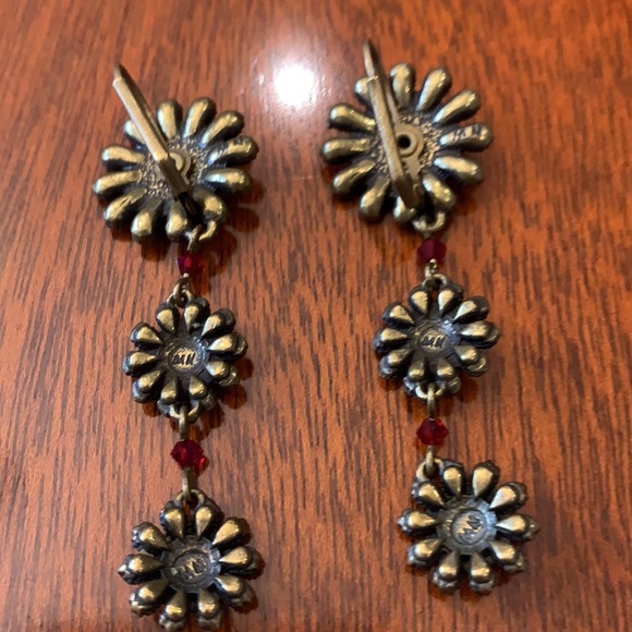 Designer hanging earrings - Picture 2 of 2